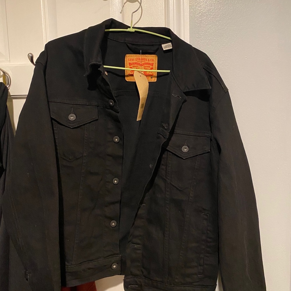 Levi’s black denim trucker jacket - brand new!